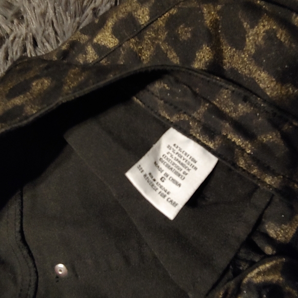 Junior's Wallflower pants gold and black leopard print - Picture 2 of 5